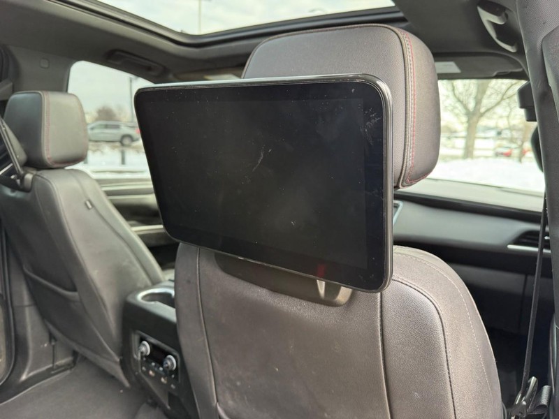 Chevrolet Tahoe Vehicle Full-screen Gallery Image 14