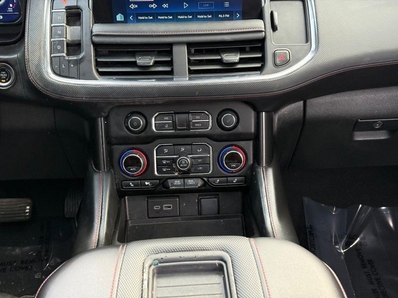 Chevrolet Tahoe Vehicle Full-screen Gallery Image 18