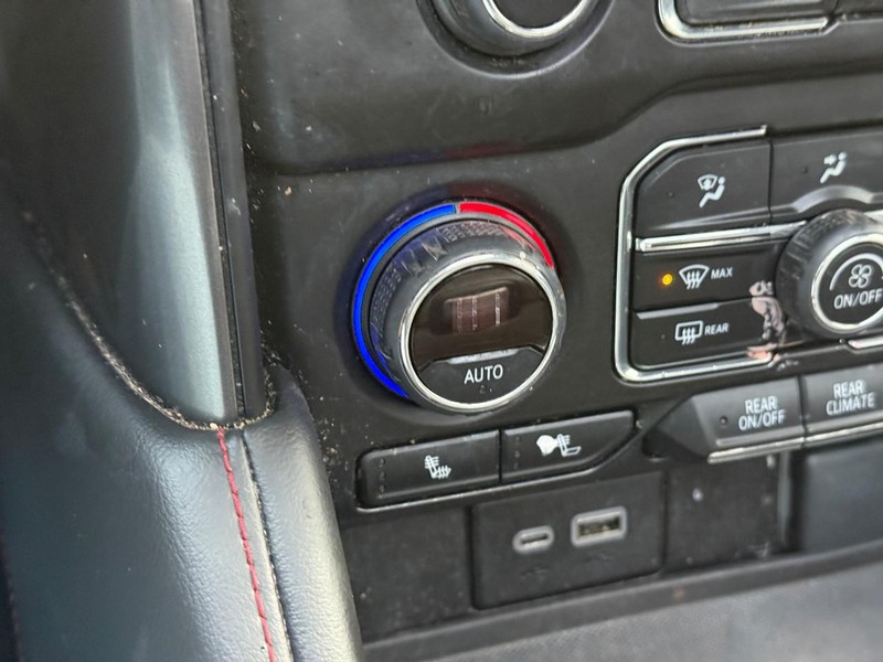 Chevrolet Tahoe Vehicle Full-screen Gallery Image 26