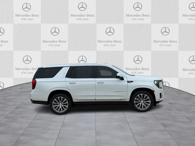 GMC Yukon Vehicle Full-screen Gallery Image 2