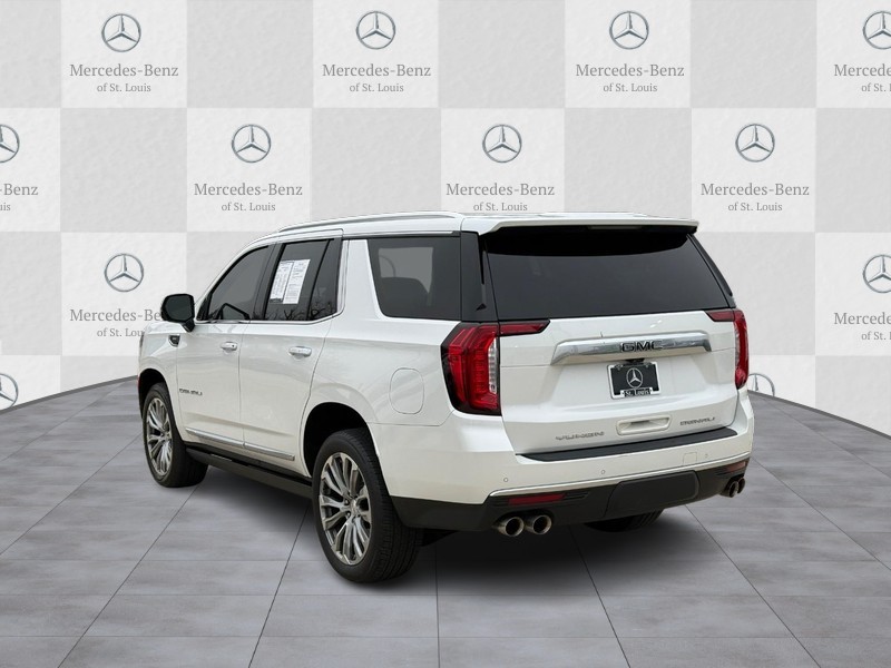 GMC Yukon Vehicle Full-screen Gallery Image 4