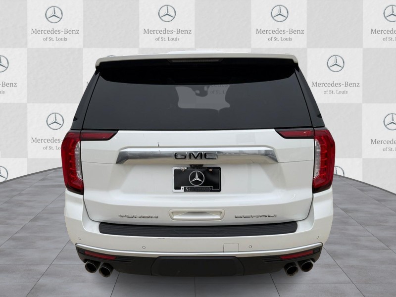 GMC Yukon Vehicle Full-screen Gallery Image 6