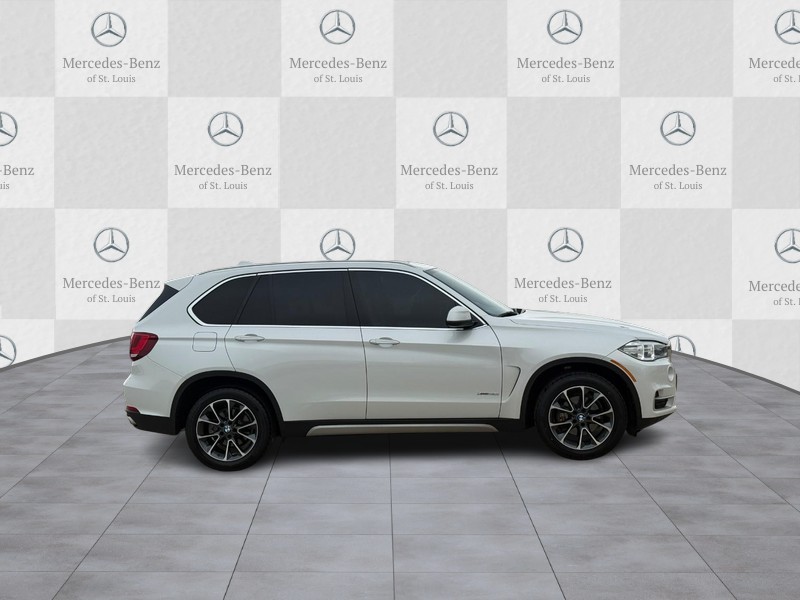 BMW X5 Vehicle Full-screen Gallery Image 2