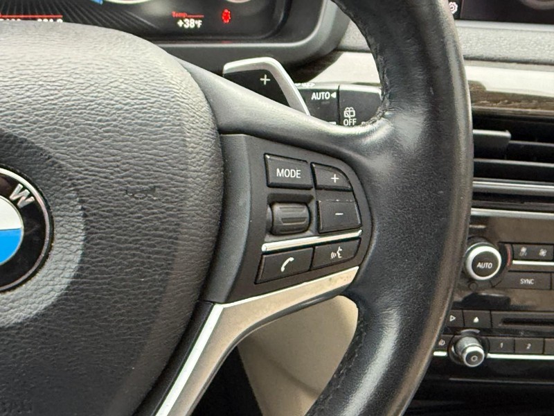 BMW X5 Vehicle Full-screen Gallery Image 21