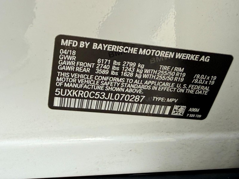 BMW X5 Vehicle Full-screen Gallery Image 24