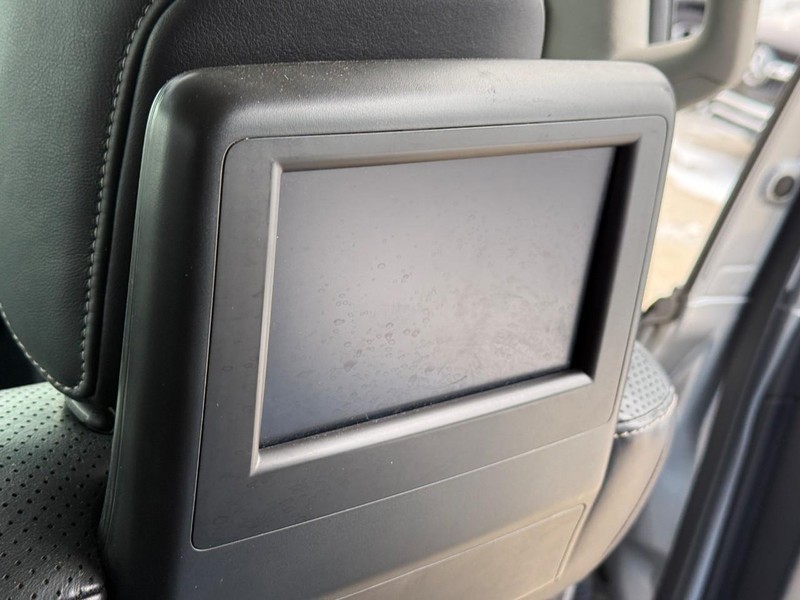 Lexus GX 460 Vehicle Full-screen Gallery Image 18