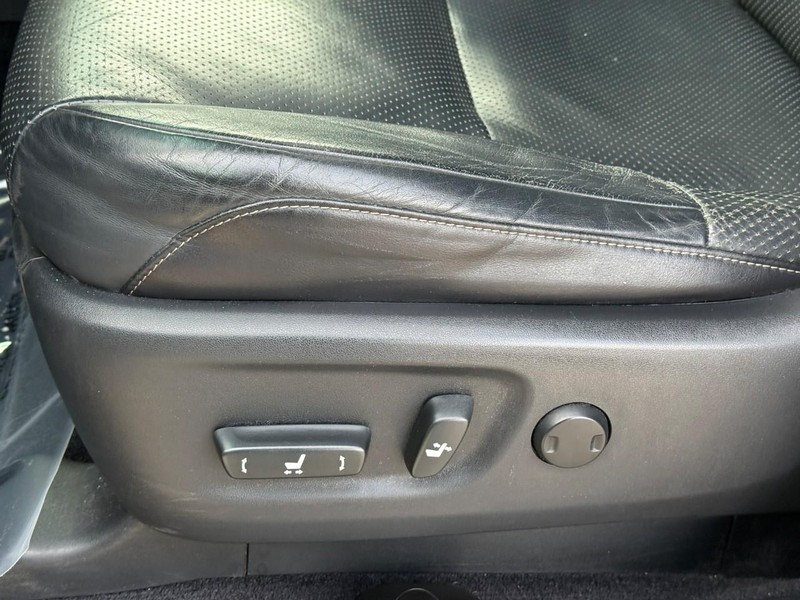 Lexus GX 460 Vehicle Full-screen Gallery Image 22