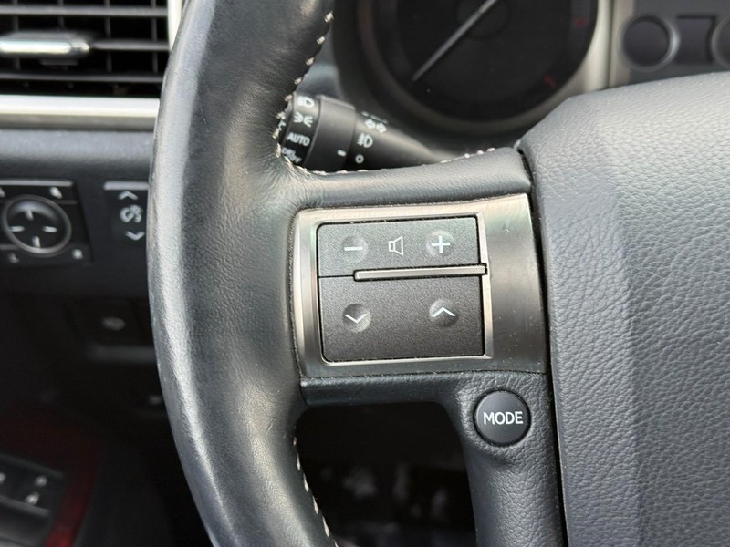 Lexus GX 460 Vehicle Full-screen Gallery Image 23