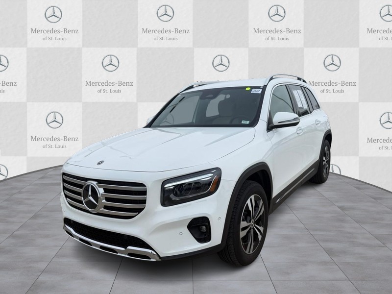 Mercedes-Benz GLB Vehicle Full-screen Gallery Image 5