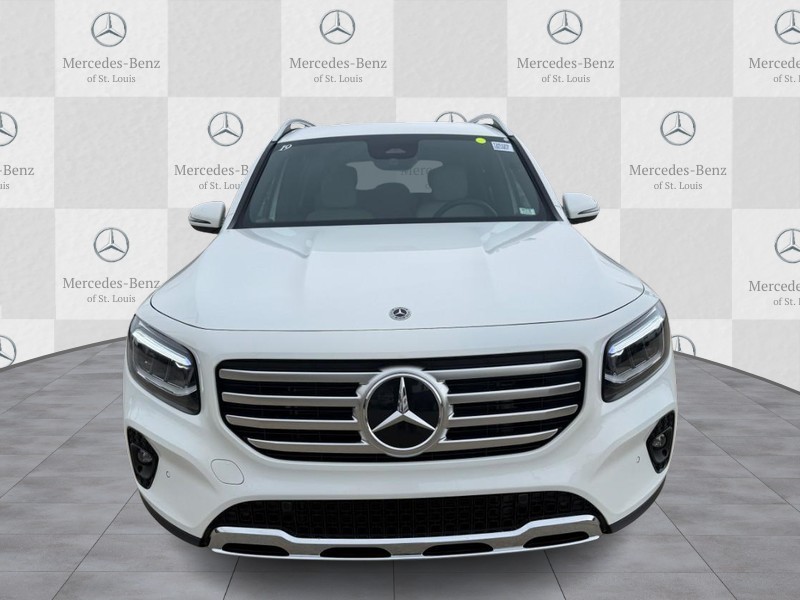 Mercedes-Benz GLB Vehicle Full-screen Gallery Image 7