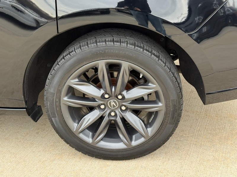 Acura MDX Vehicle Full-screen Gallery Image 09