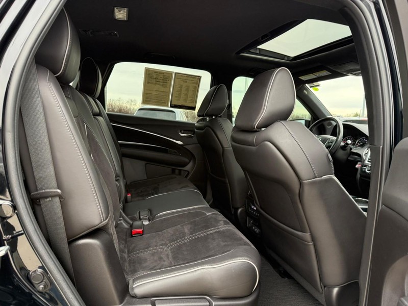 Acura MDX Vehicle Full-screen Gallery Image 11