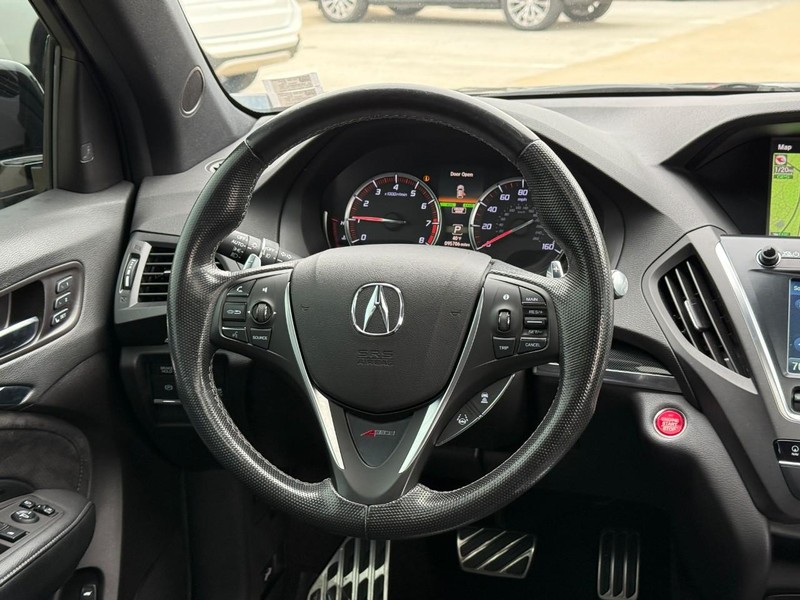 Acura MDX Vehicle Full-screen Gallery Image 13