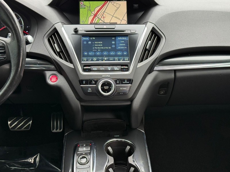 Acura MDX Vehicle Full-screen Gallery Image 15