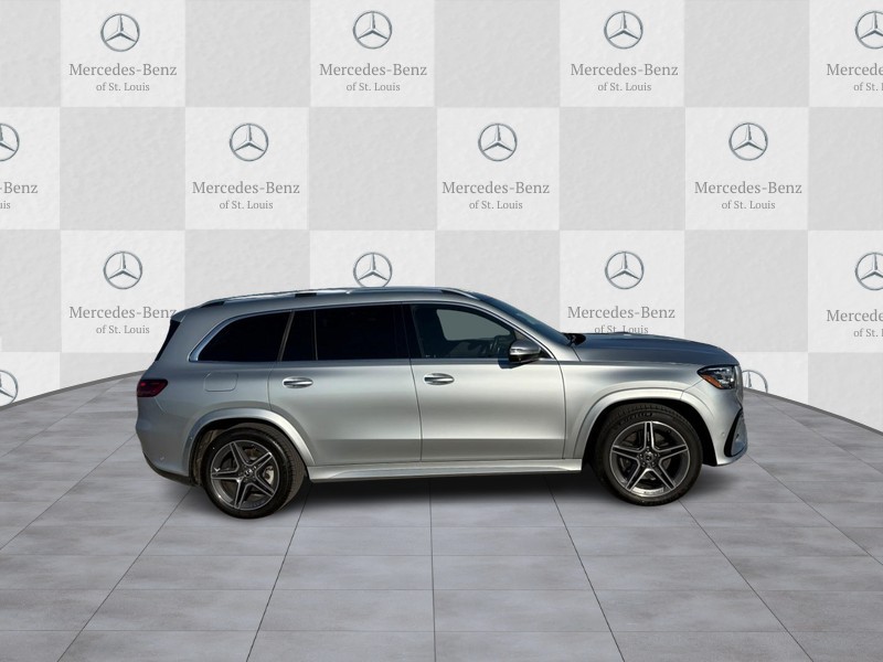 Mercedes-Benz GLS Vehicle Full-screen Gallery Image 2