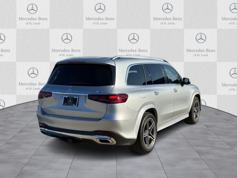 Mercedes-Benz GLS Vehicle Full-screen Gallery Image 3