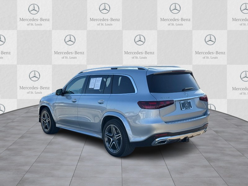 Mercedes-Benz GLS Vehicle Full-screen Gallery Image 5