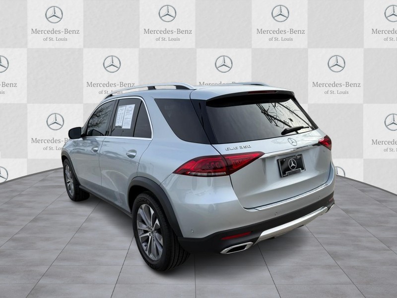 Mercedes-Benz GLE Vehicle Full-screen Gallery Image 4