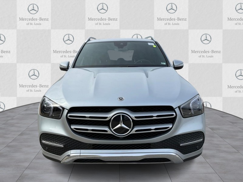 Mercedes-Benz GLE Vehicle Full-screen Gallery Image 5