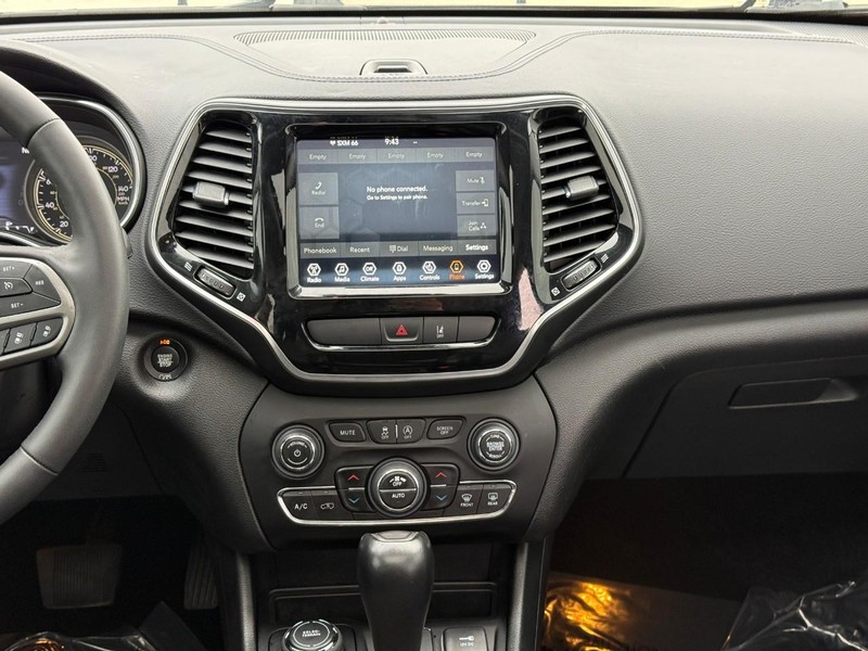 Jeep Cherokee Vehicle Full-screen Gallery Image 14