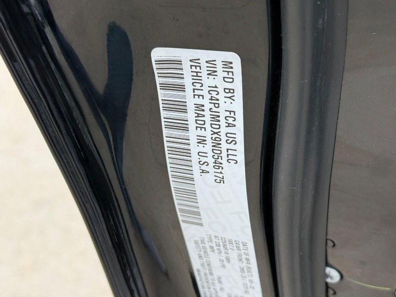 Jeep Cherokee Vehicle Full-screen Gallery Image 25