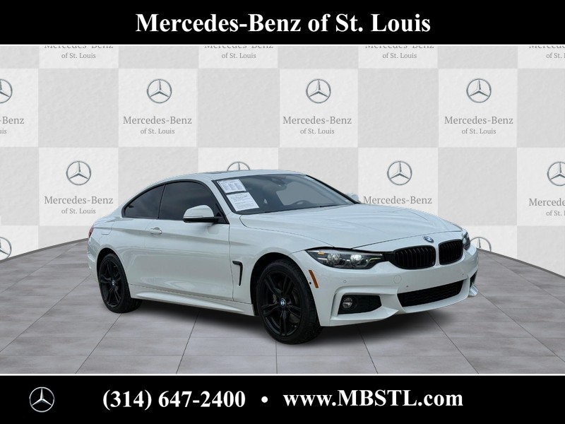 BMW 4 Series Vehicle Full-screen Gallery Image 01