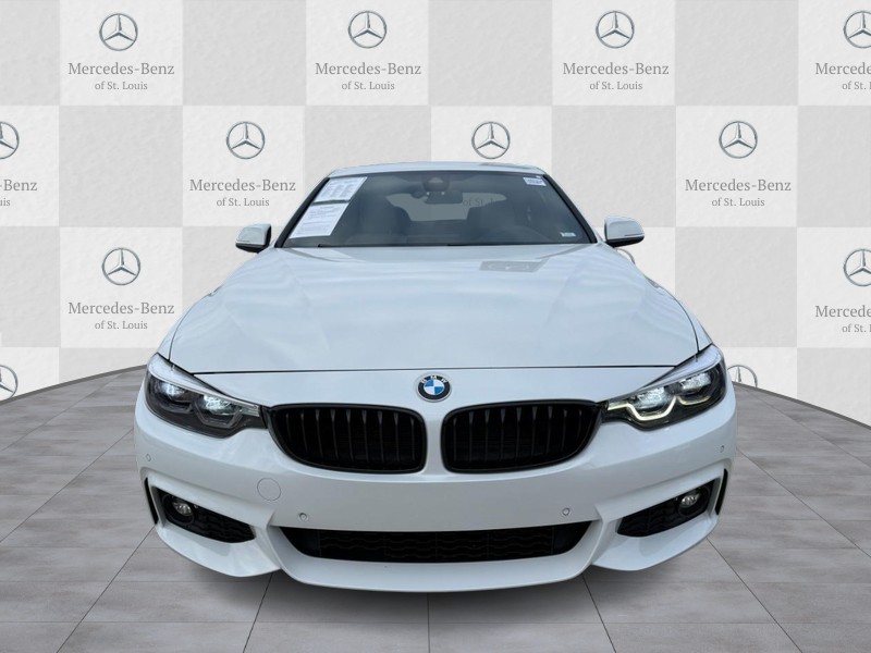 BMW 4 Series Vehicle Full-screen Gallery Image 06