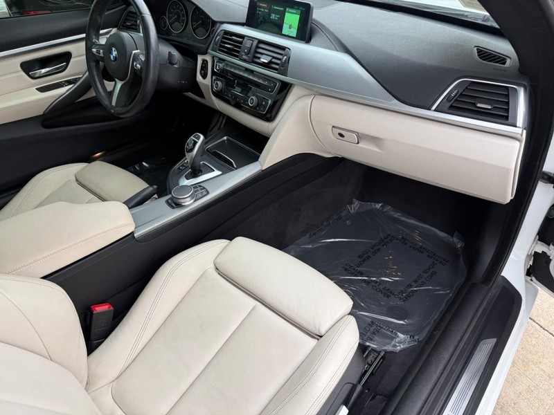 BMW 4 Series Vehicle Full-screen Gallery Image 16