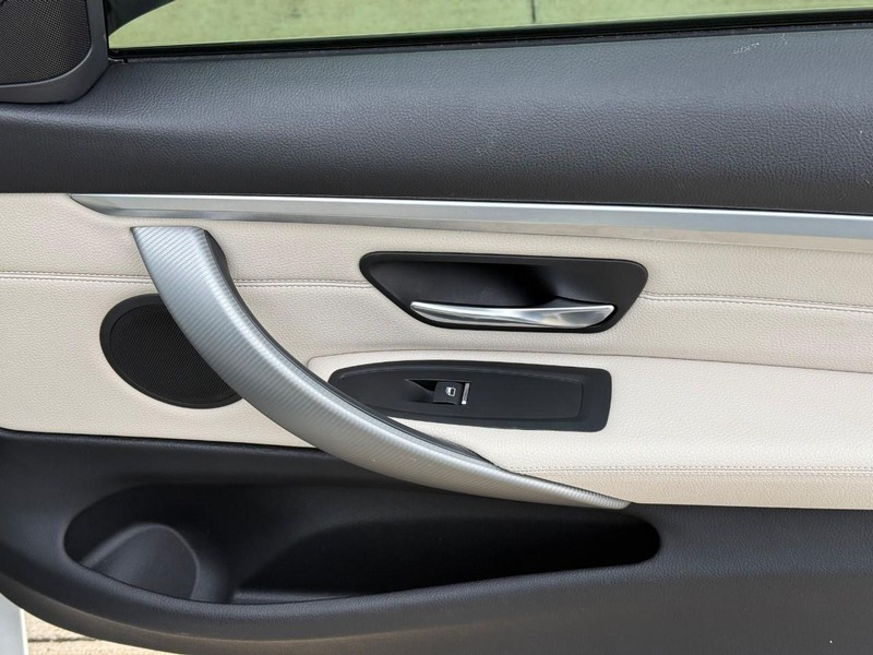 BMW 4 Series Vehicle Full-screen Gallery Image 17