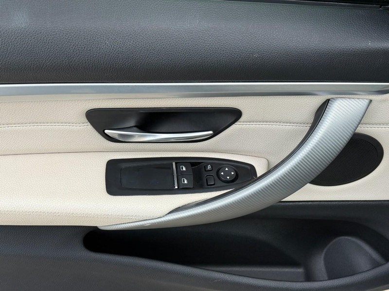 BMW 4 Series Vehicle Full-screen Gallery Image 18