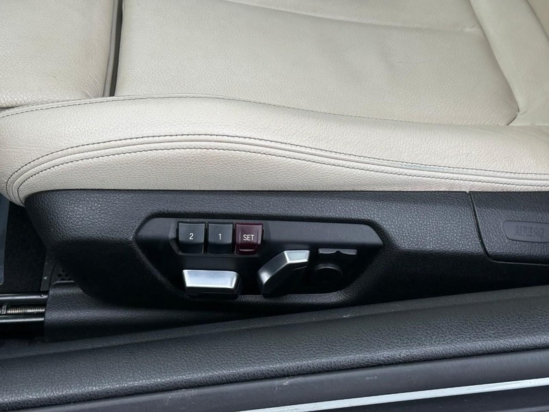 BMW 4 Series Vehicle Full-screen Gallery Image 20