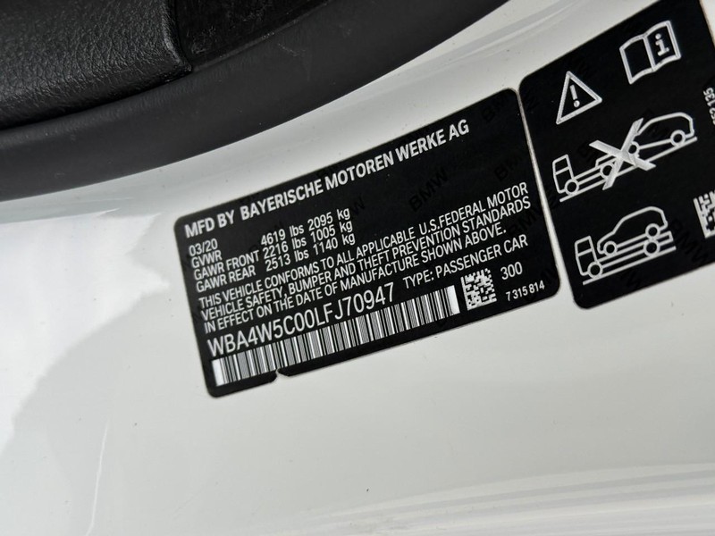 BMW 4 Series Vehicle Full-screen Gallery Image 27