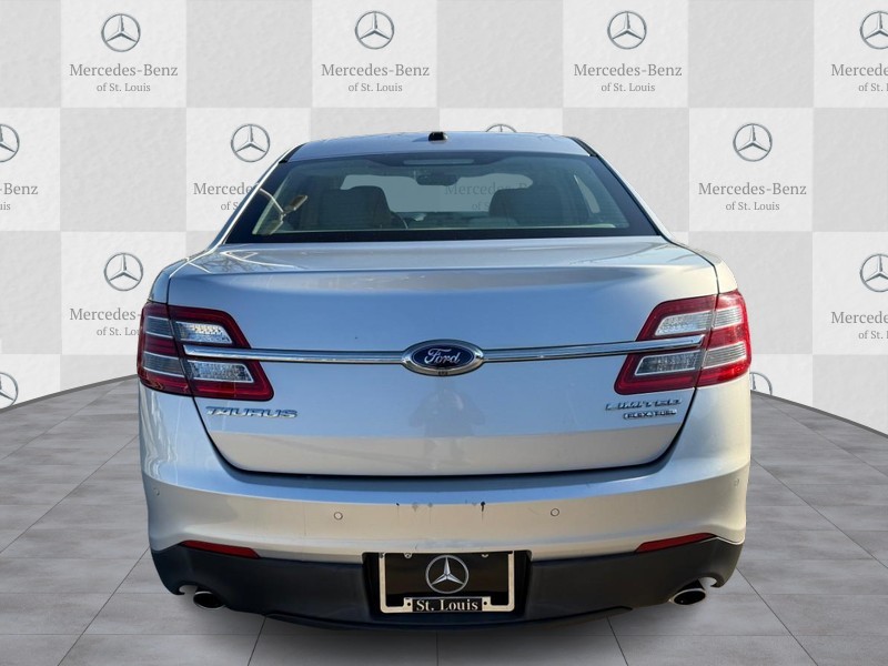 Ford Taurus Vehicle Full-screen Gallery Image 06