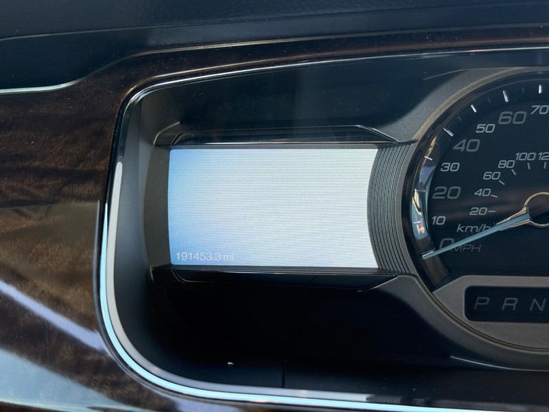 Ford Taurus Vehicle Full-screen Gallery Image 23