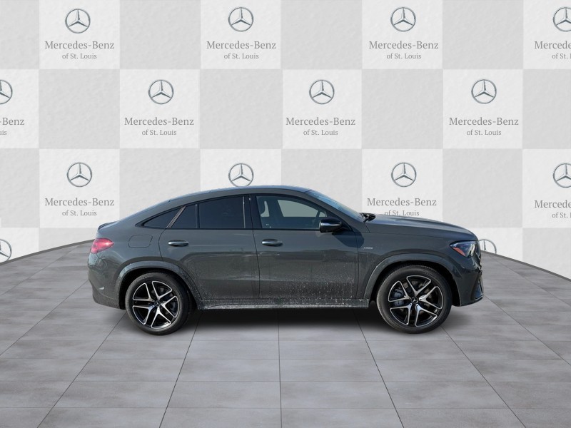 Mercedes-Benz GLE Vehicle Full-screen Gallery Image 2