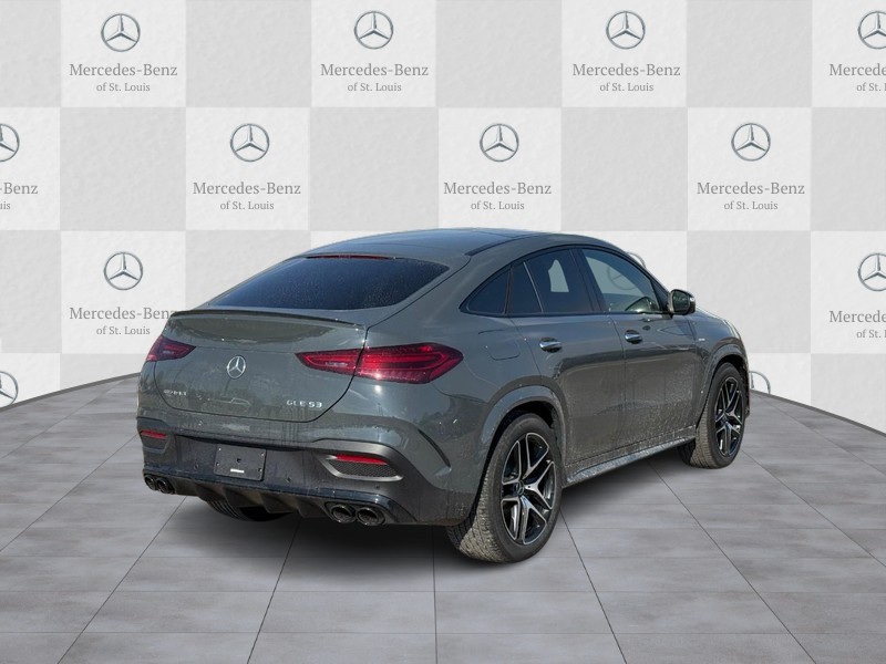 Mercedes-Benz GLE Vehicle Full-screen Gallery Image 3
