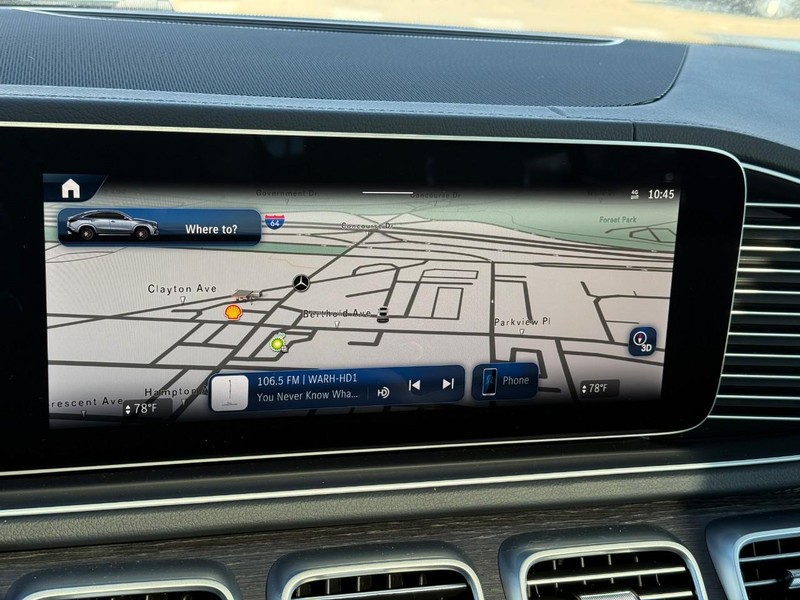 Mercedes-Benz GLE Vehicle Full-screen Gallery Image 22