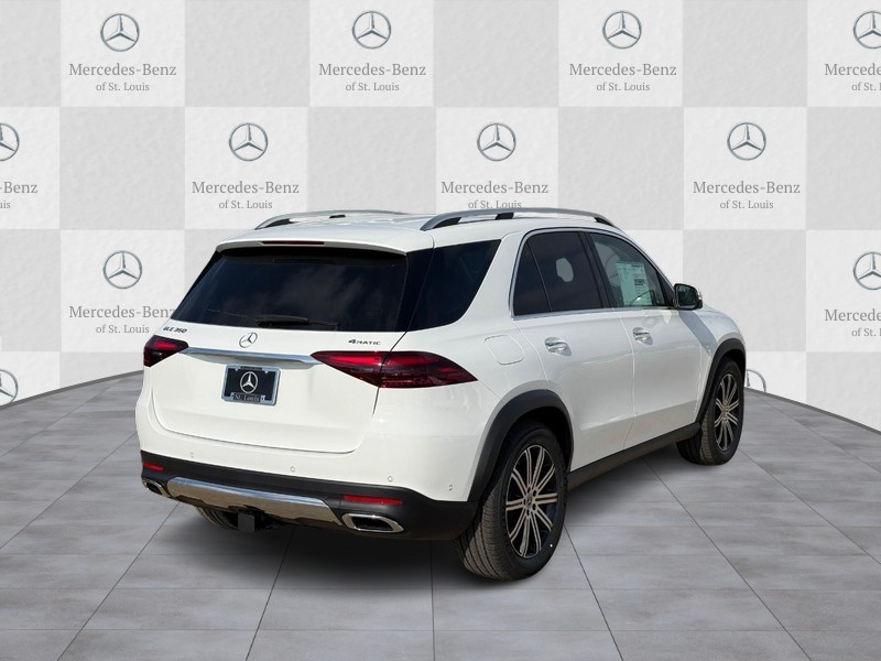 Mercedes-Benz GLE Vehicle Full-screen Gallery Image 3