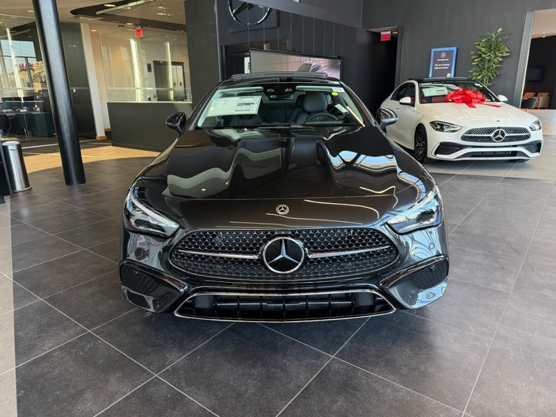 Mercedes-Benz CLE Vehicle Full-screen Gallery Image 4