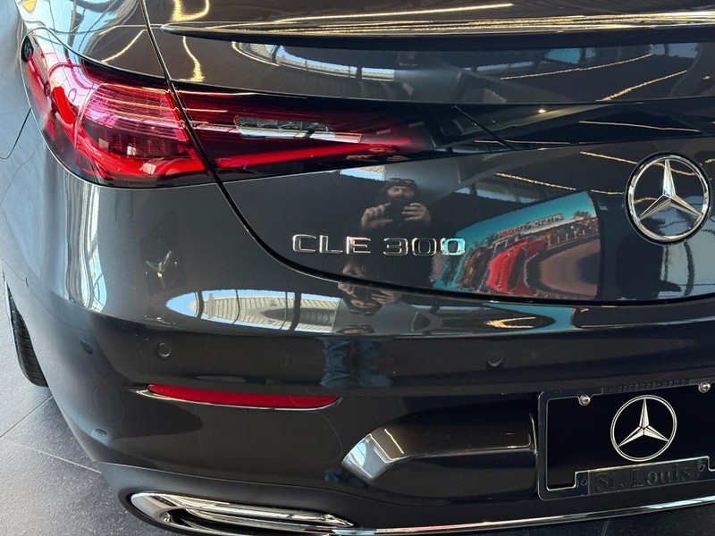 Mercedes-Benz CLE Vehicle Full-screen Gallery Image 8