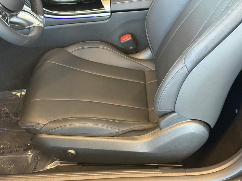 Mercedes-Benz CLE Vehicle Full-screen Gallery Image 17