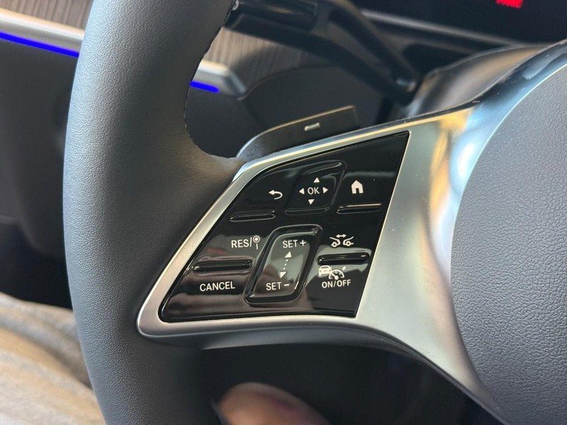 Mercedes-Benz CLE Vehicle Full-screen Gallery Image 19