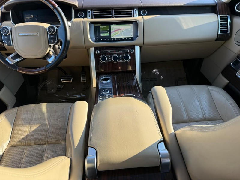 Land Rover Range Rover Vehicle Full-screen Gallery Image 10