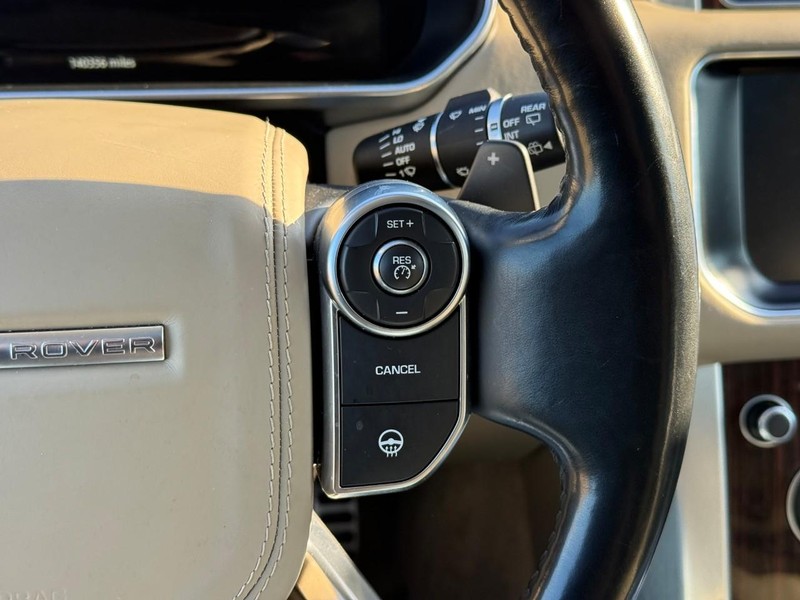 Land Rover Range Rover Vehicle Full-screen Gallery Image 20