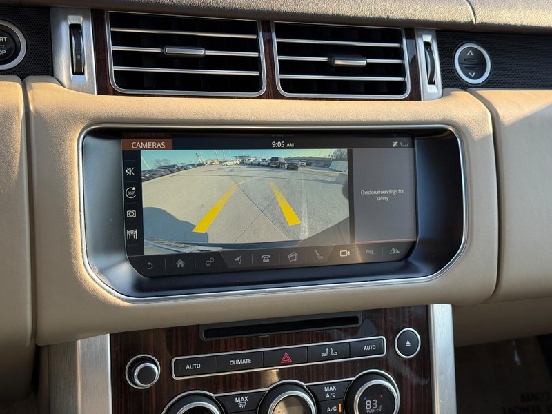 Land Rover Range Rover Vehicle Full-screen Gallery Image 22