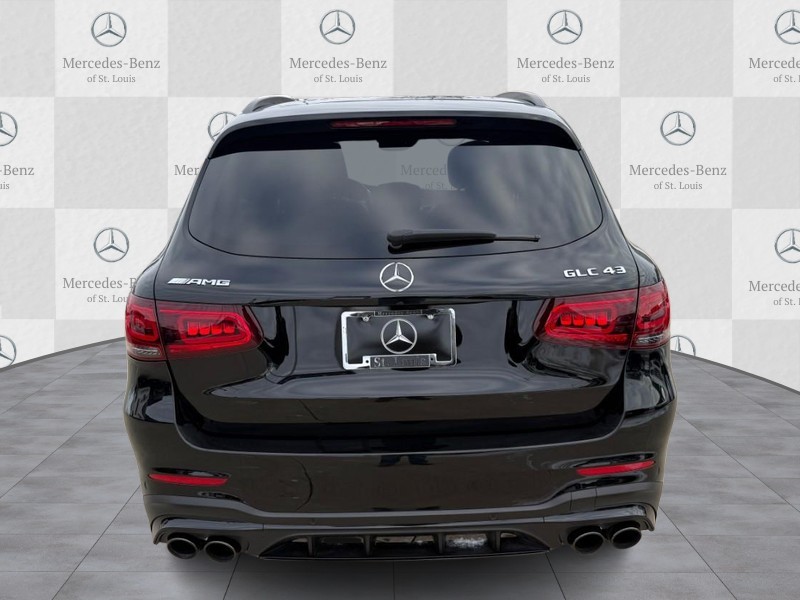 Mercedes-Benz GLC Vehicle Full-screen Gallery Image 6