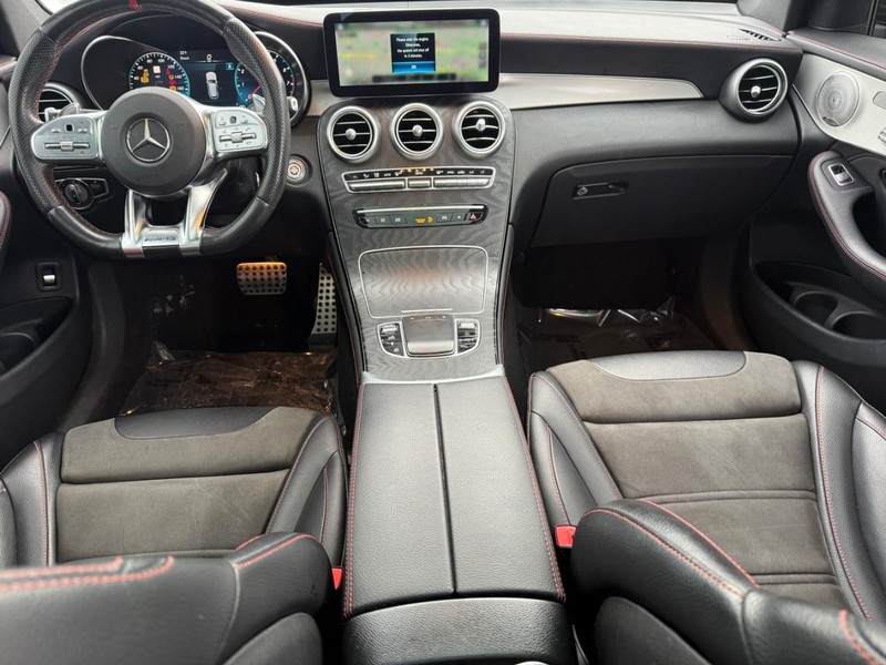 Mercedes-Benz GLC Vehicle Full-screen Gallery Image 13