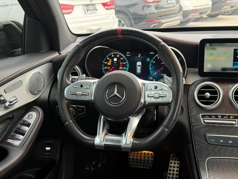 Mercedes-Benz GLC Vehicle Full-screen Gallery Image 14