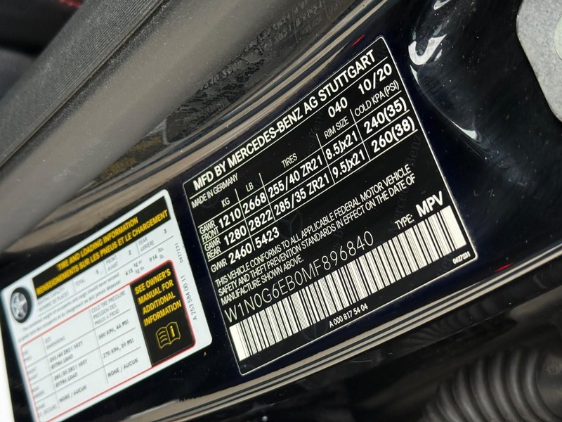 Mercedes-Benz GLC Vehicle Full-screen Gallery Image 27