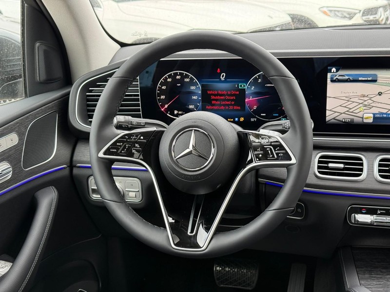 Mercedes-Benz GLE Vehicle Full-screen Gallery Image 7